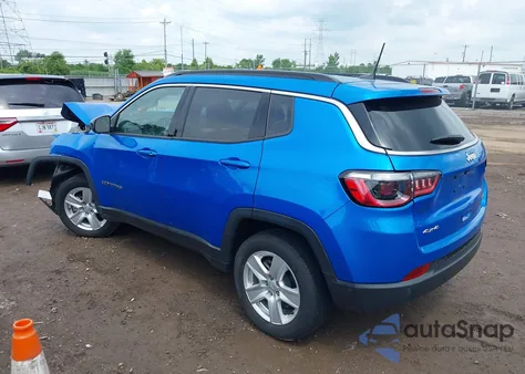 2022 Jeep Compass Latitude 4X4 из США, поврежденный, VIN 3C4NJDBB4NT136599